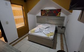 El Castillo Cali Motel